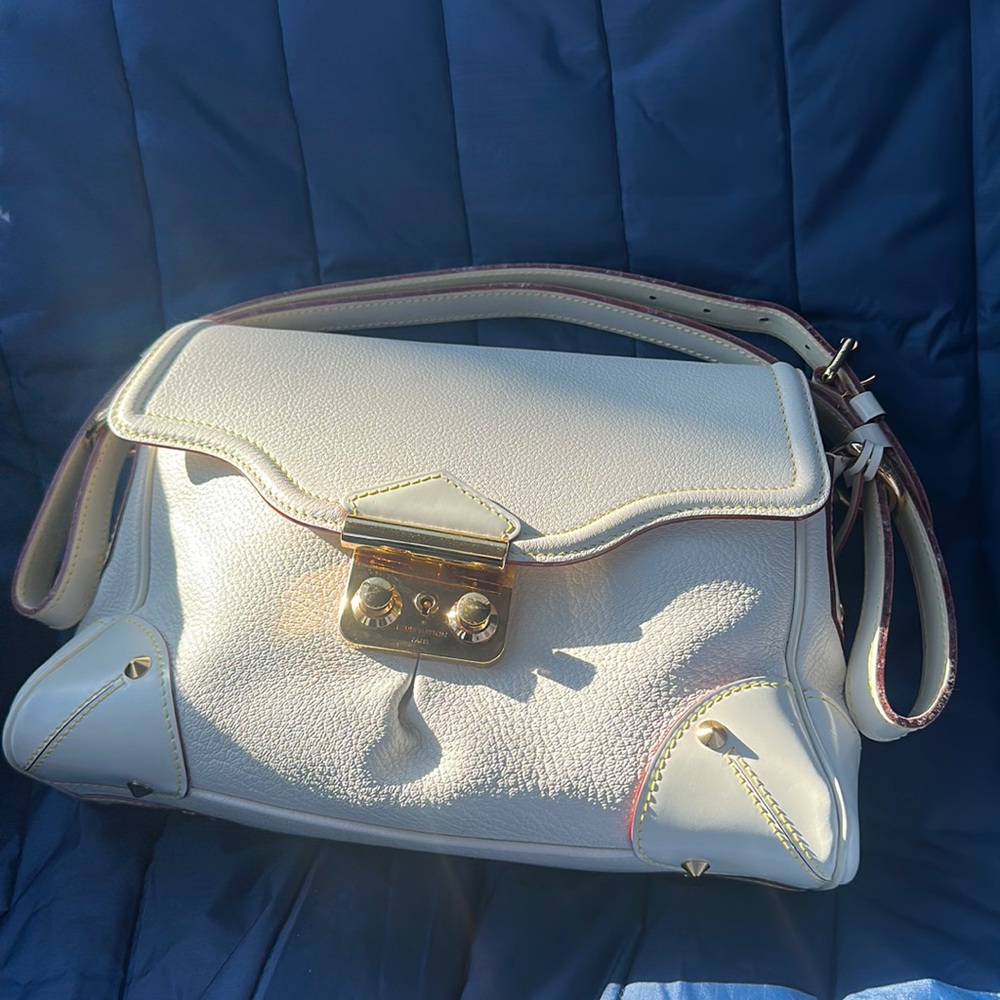 L”ingenious leather handbag Louis Vuitton
